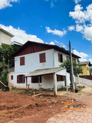 Casa com 2 Moradias no Bairro Sóque  -  Tangará/SC