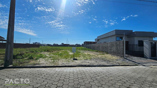 Terreno à venda em Caverazinho, Araranguá - 300m²