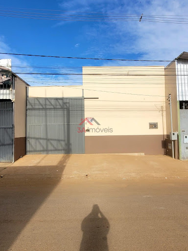 Galpão / Depósito / Armazém no bairro Água Branca  -  Unaí