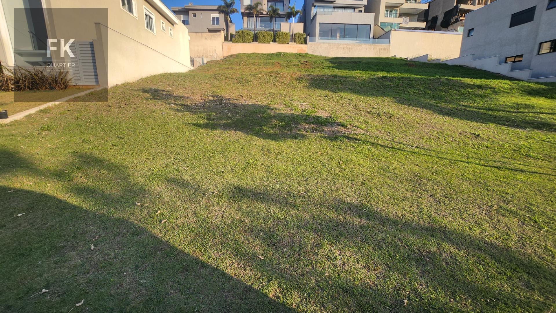 Terreno à venda com 490m² de terreno no Alphaville, Santana de Parnaíba (SP) — foto 2 de 3
