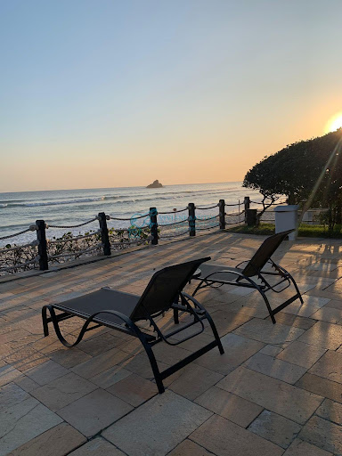 Apoio de frente por mar 