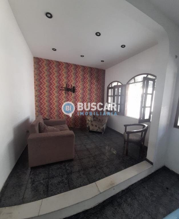 Casa à venda com 6 quartos, 2 suítes, 2 vagas e 300m² no Cidade Nova, Feira de Santana (BA) — foto 2 de 5