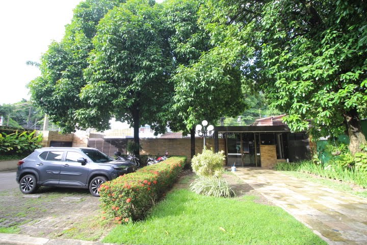 Apartamento à venda com 4 quartos, 5 banheiros, 3 vagas e 241m² no Apipucos, Recife — foto principal
