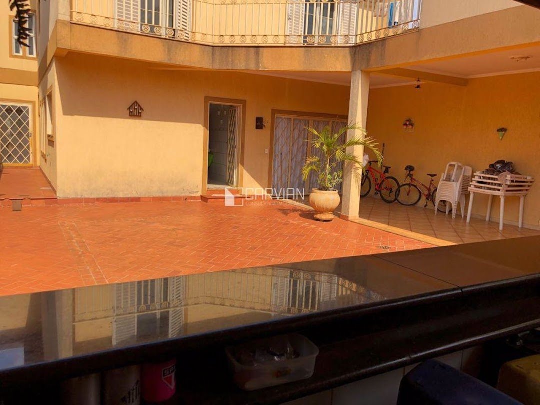 Casa à venda com 4 quartos, 1 suíte, 4 vagas e 335m² no Jardim Califórnia, Ribeirão Preto (SP) — foto 4 de 24