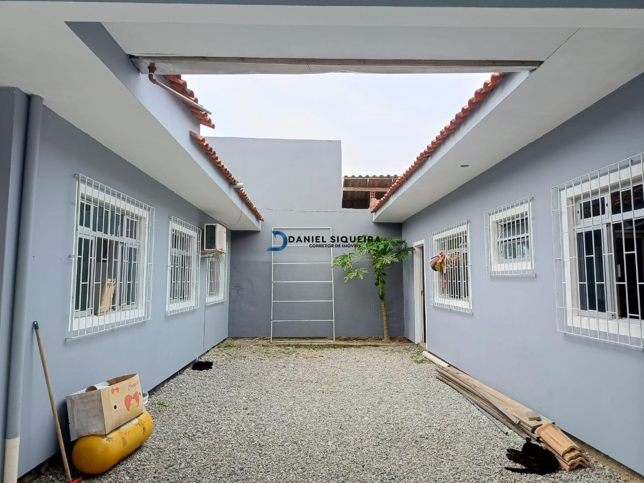 Casa à venda com 4 quartos, 2 banheiros, 4 vagas e 135m² no Centro, Biguaçu (SC) — foto 5 de 13