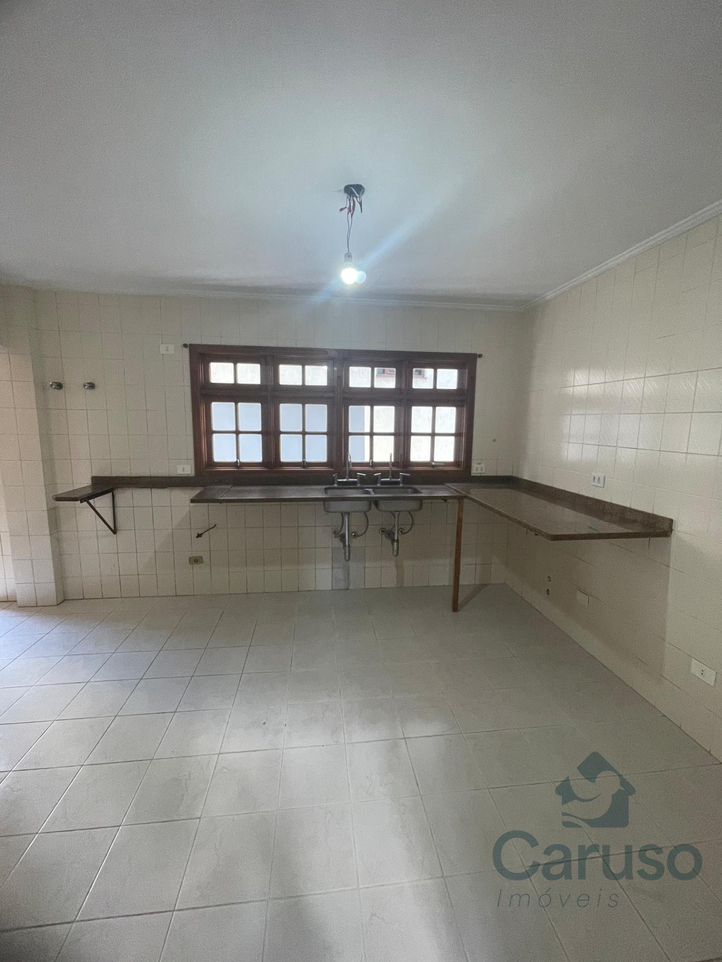 Casa à venda com 3 quartos, 1 suíte, 2 vagas e 267m² no Condomínio Arujazinho IV, Arujá (SP) — foto 6 de 29