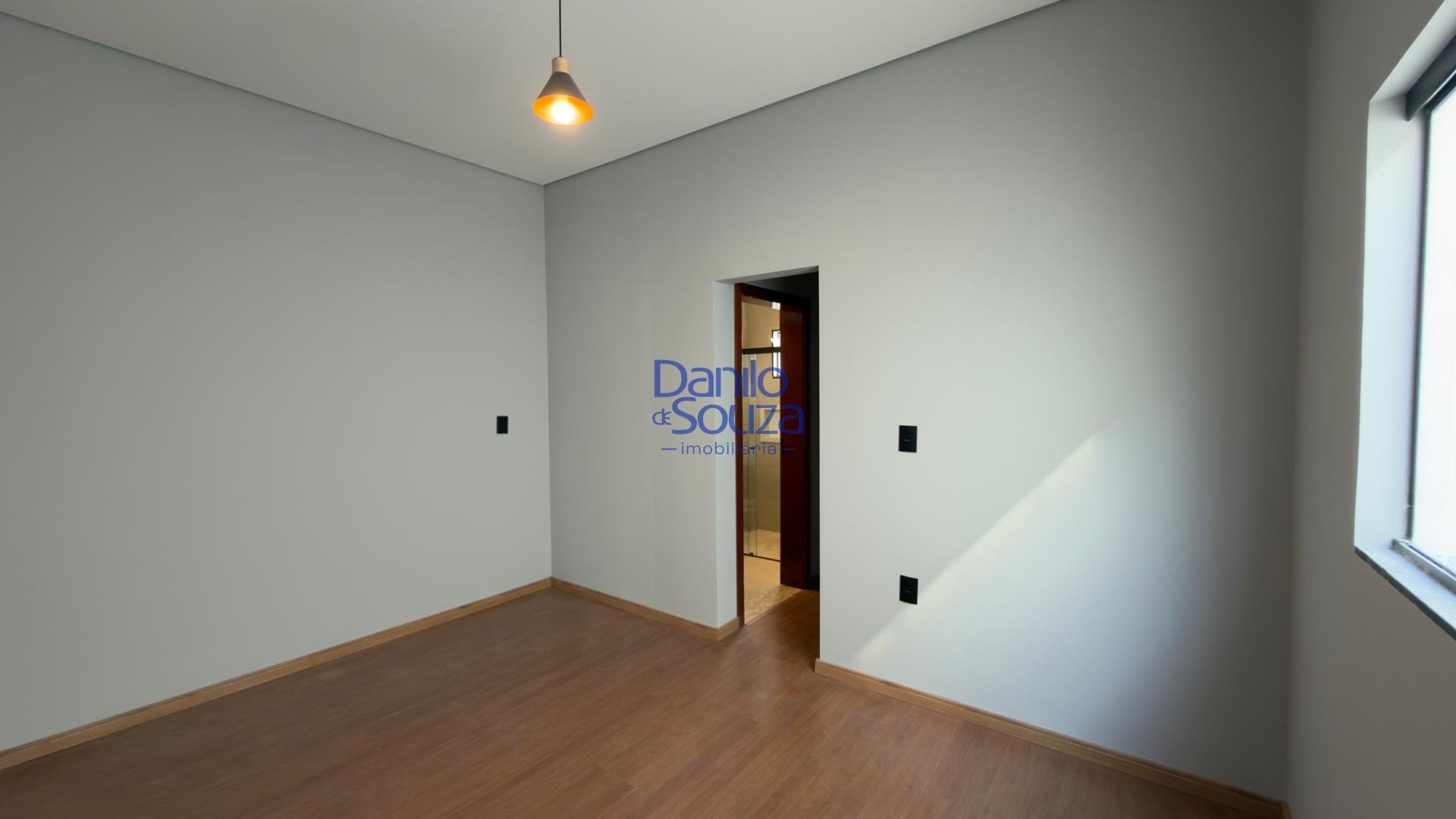 Casa à venda com 3 quartos, 1 suíte, 2 vagas e 128m² no Jardim Europa V, Araxá (MG) — foto 9 de 11