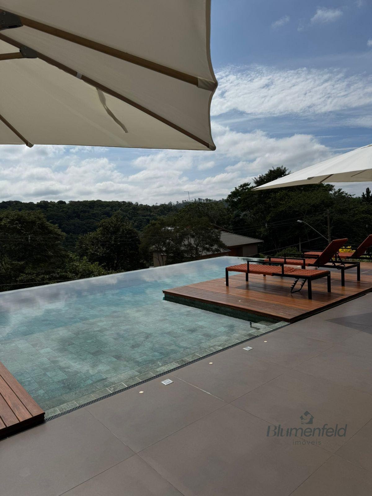 Casa à venda com 4 suítes, 6 vagas e 375m² no Ouro Fino, Santa Isabel (SP) — foto 4 de 30