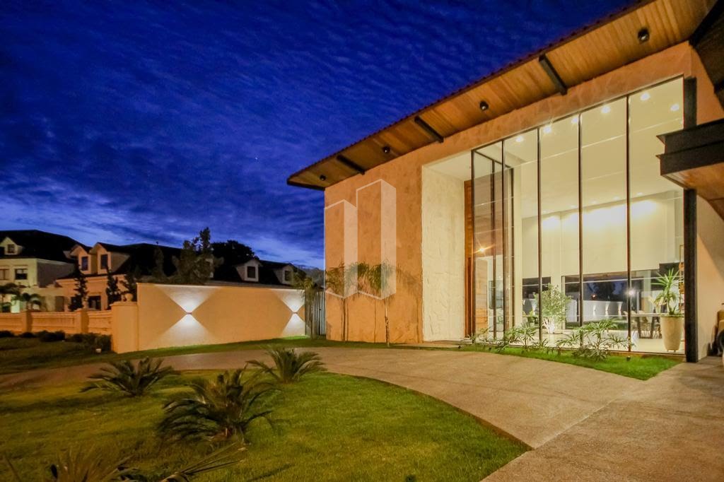 Casa à venda com 5 quartos, 6 banheiros, 4 vagas e 615m² no Fazenda Vau das Pombas, Goiânia — foto principal