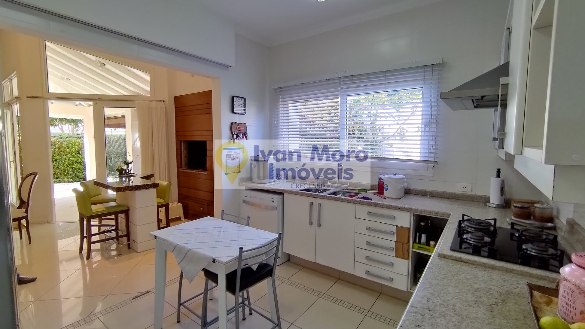 Casa à venda com 5 quartos, 5 suítes, 4 vagas e 276m² no Daniela, Florianópolis (SC) — foto 23 de 30