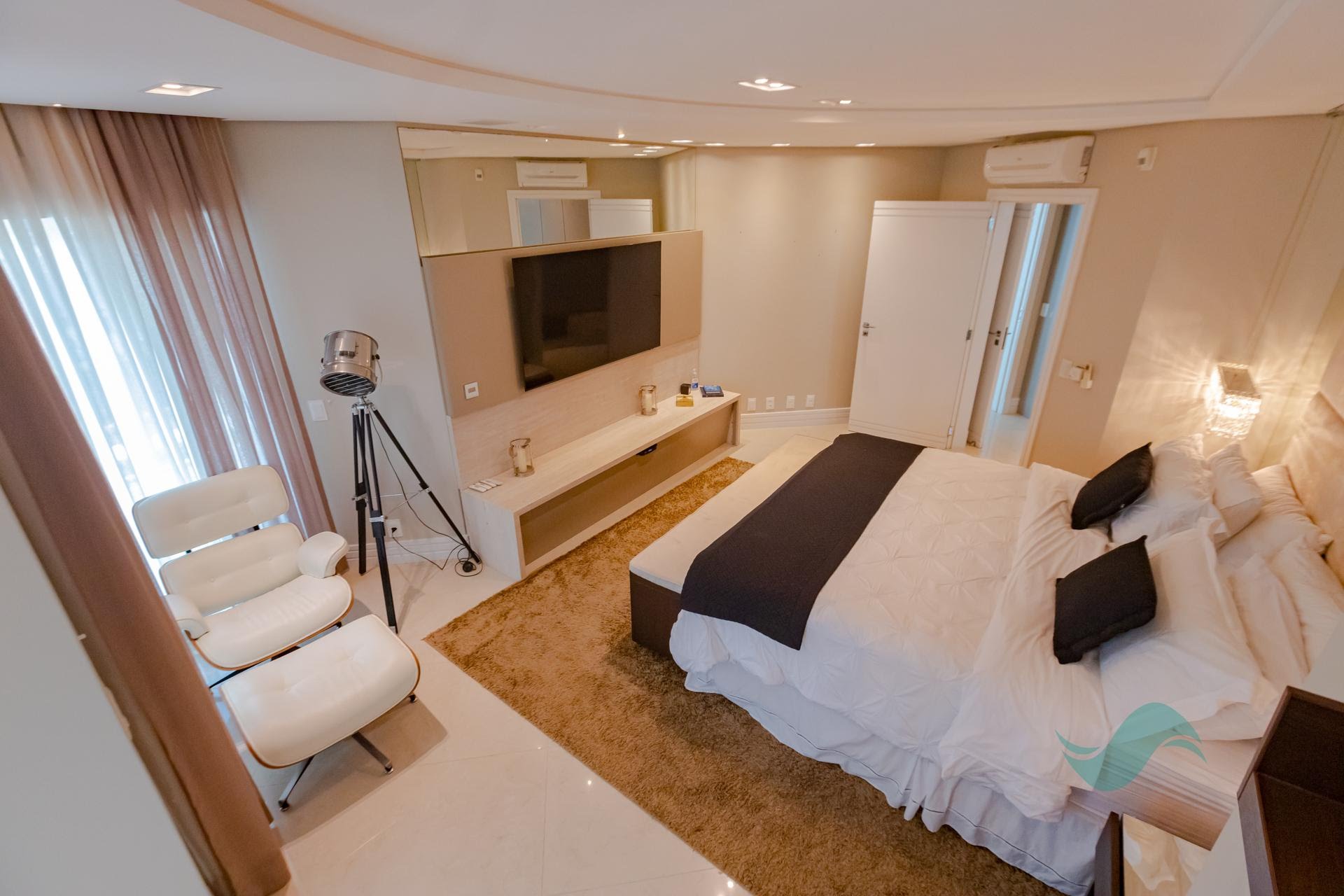 Casa à venda com 6 quartos, 5 suítes, 7 vagas e 600m² no Jurerê Internacional, Florianópolis (SC) — foto 23 de 30