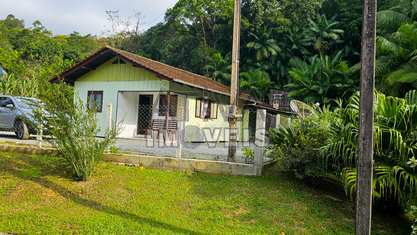 Vista Fachada/Lateral