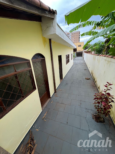 Casa de 3 dormitórios na Vila Tiberio  -  Ribeirão Preto