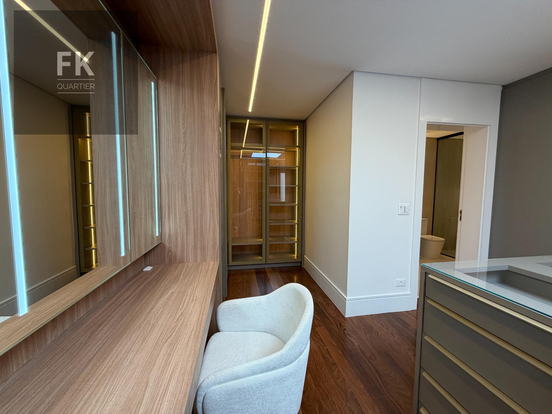 Casa à venda com 5 quartos, 5 suítes, 6 vagas e 670m² no Alphaville Residencial Dois, Barueri (SP) — foto 22 de 30