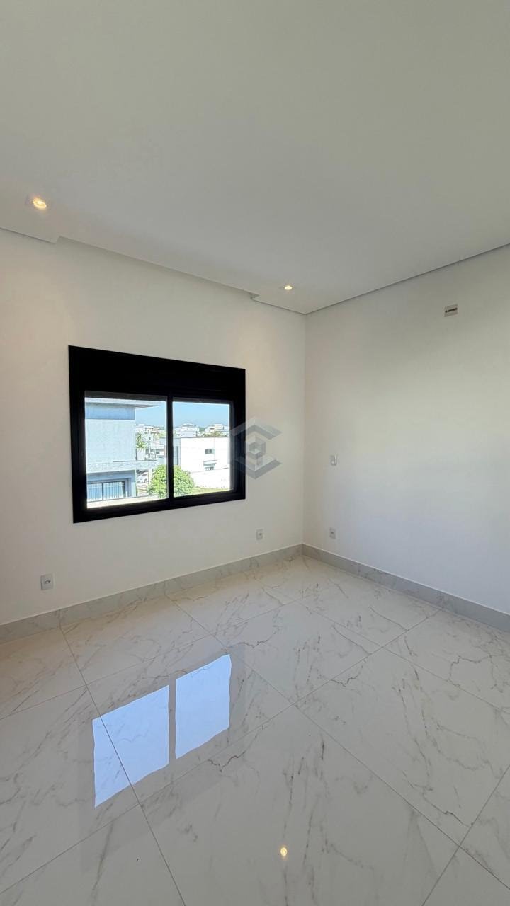 Casa à venda com 4 quartos, 4 suítes, 4 vagas e 210m² no Residencial Cyrela Landscape Esplanada, Votorantim (SP) — foto 10 de 16