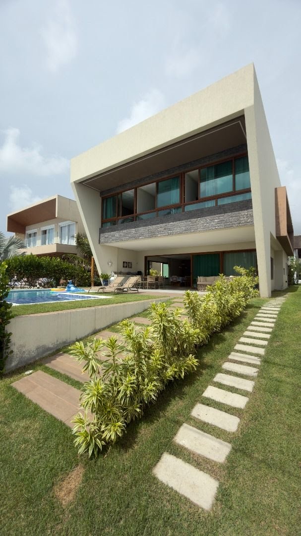 Casa à venda com 6 quartos, 7 banheiros, 4 vagas e 347m² no Muro Alto, Ipojuca — foto principal