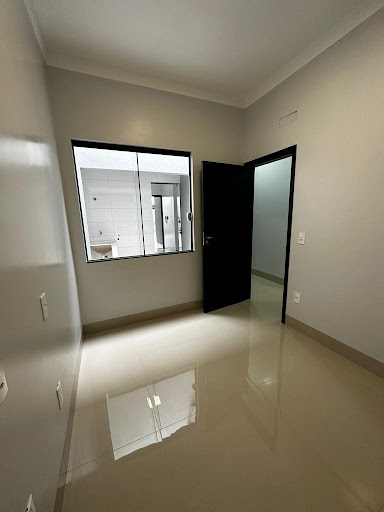 Casa 03 Dorm. em Setor Pausanes  -  Rio Verde