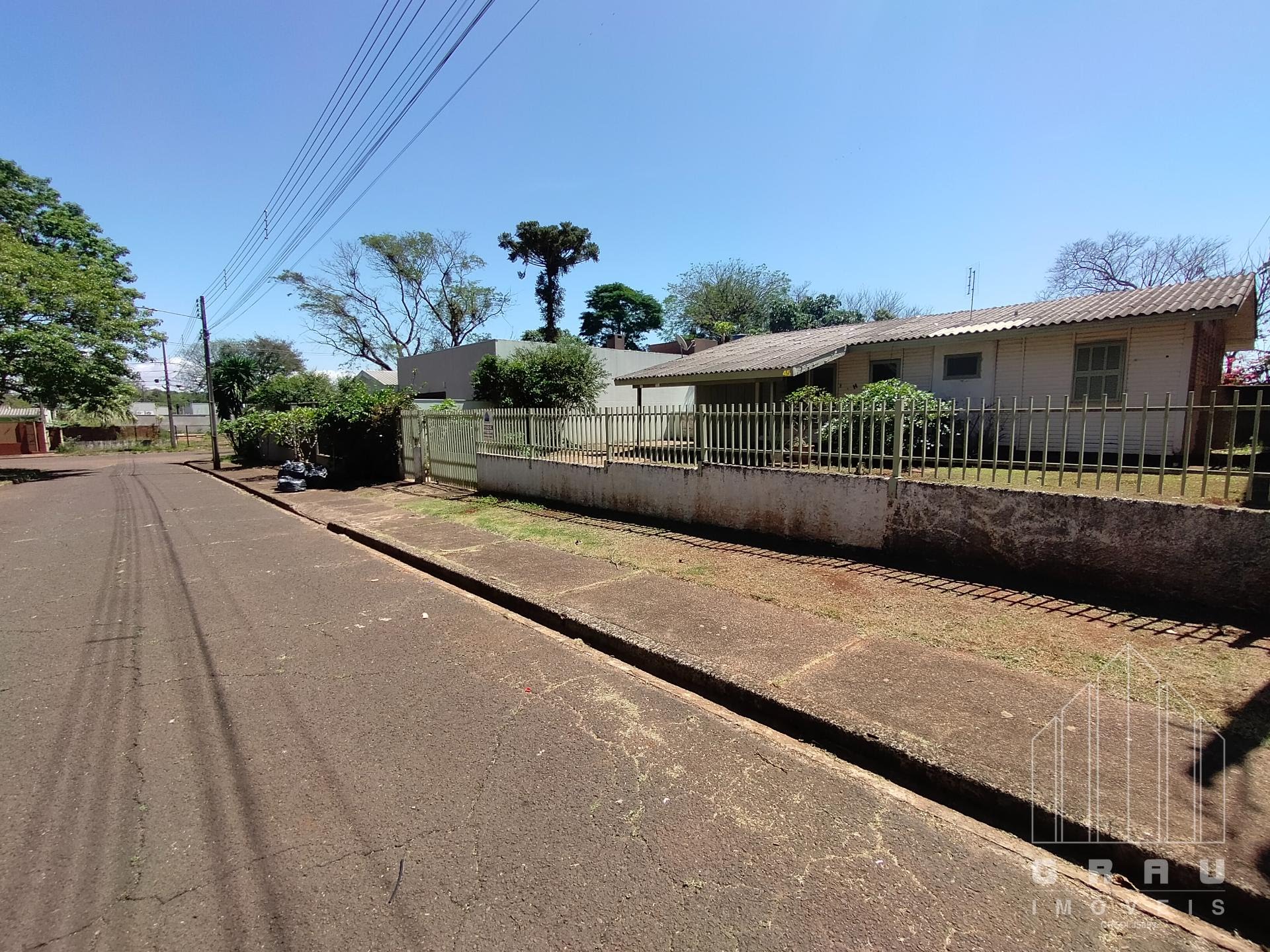 Casa de Madeira na Vila A  -  Foz do Iguaçu