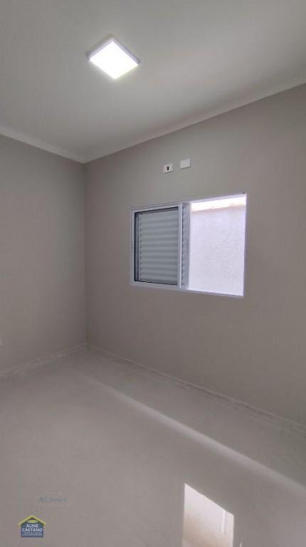 Casa à venda com 3 quartos, 2 suítes, 2 vagas e 110m² no Vila Tupi, Praia Grande (SP) — foto 4 de 30