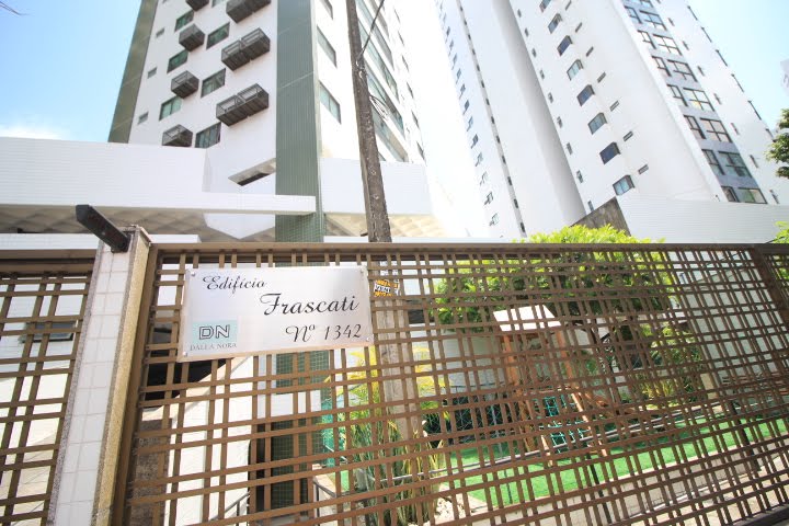 apartamento com suíte na Zona Norte do Recife