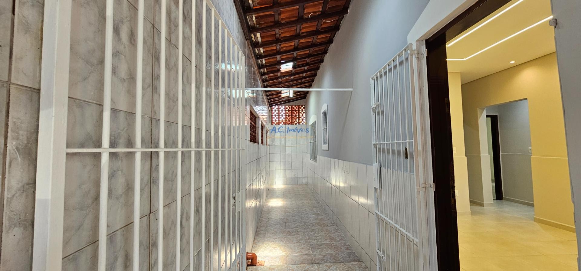 Casa à venda com 2 quartos, 1 suíte, 4 vagas e 65m² no Maracanã, Praia Grande (SP) — foto 8 de 30