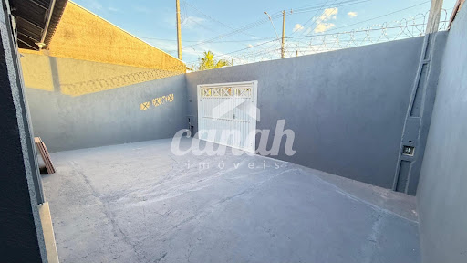 Casa à Venda no Cristo Redentor, Ribeirão Preto: 2 Quartos, 64m²