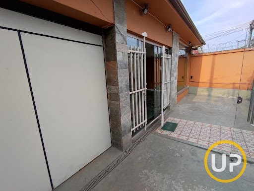 Casa Comercial - Frente Para a Rua