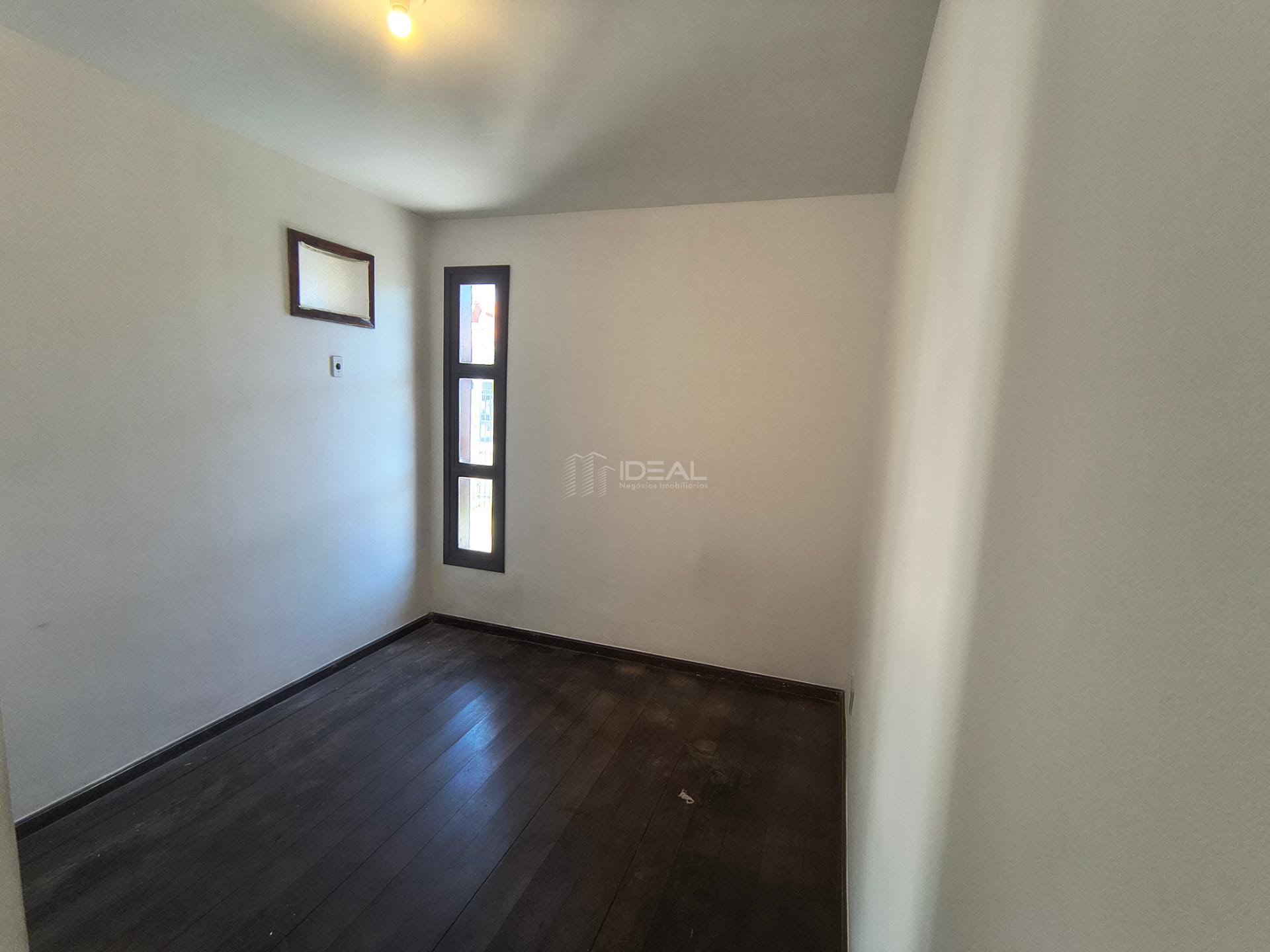 Casa para alugar com 4 quartos, 1 suíte, 4 vagas e 180m² no Flamboyant, Campos dos Goytacazes (RJ) — foto 8 de 30
