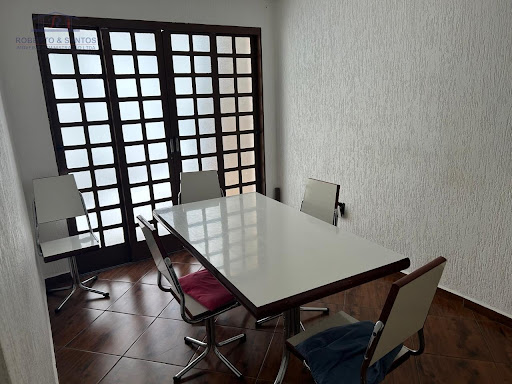 Sala de jantar casa dos fundos