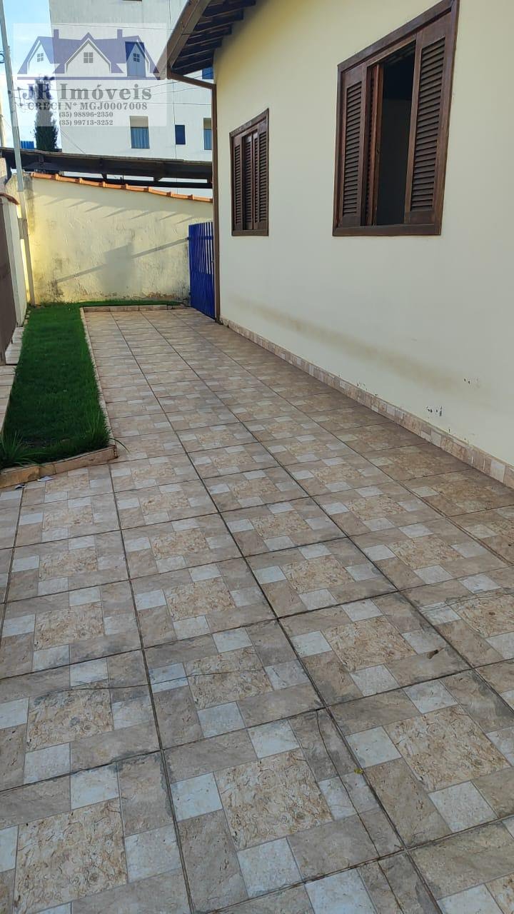 Casa à venda com 3 quartos, 2 banheiros, 3 vagas e 100m² no Centro, Piranguinho (MG) — foto 25 de 28