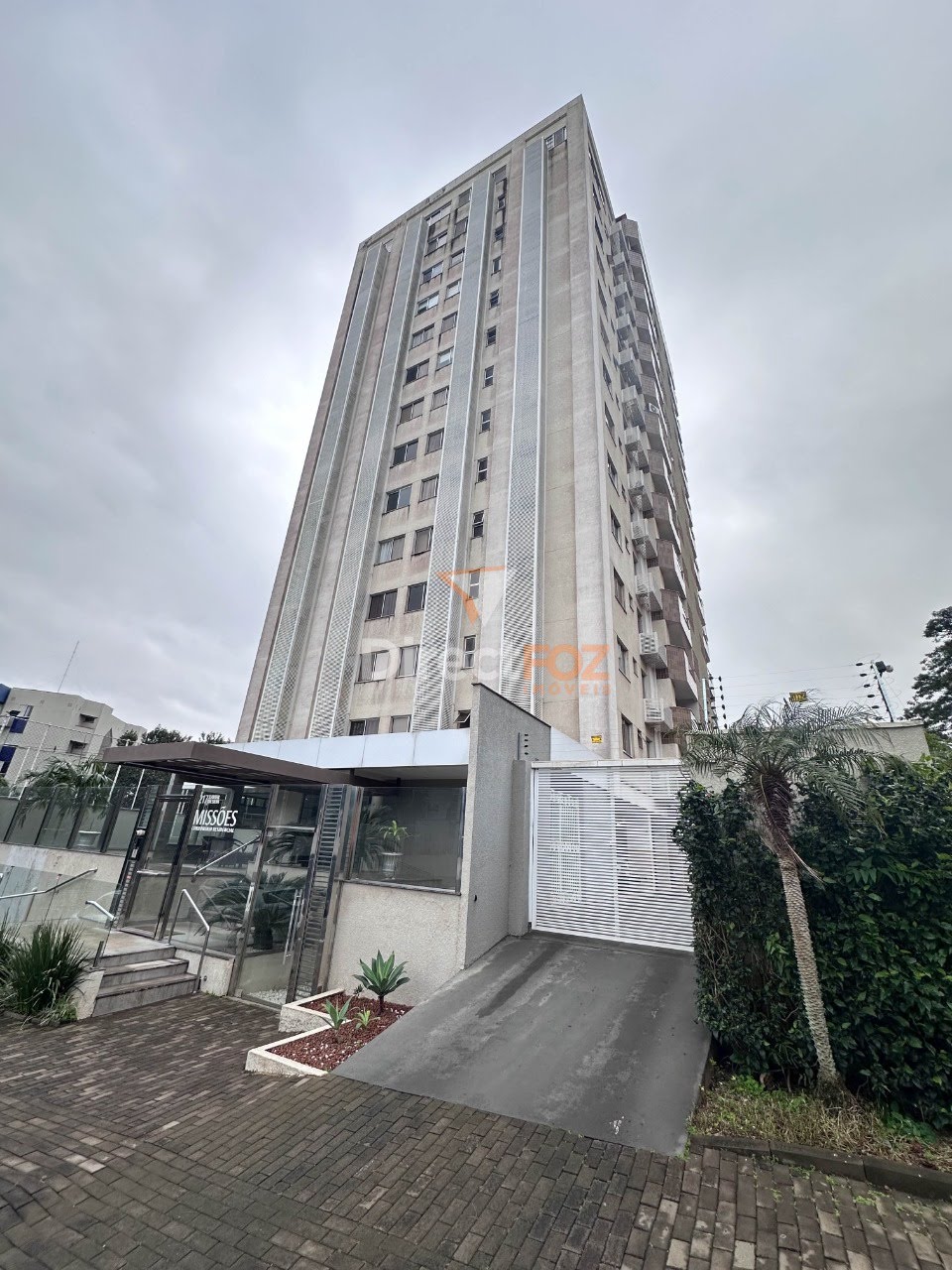 APARTAMENTO A VENDA NO EDIFÍCIO MISSÕES - NO CENTRO DE FOZ DO IGUAÇU - PR