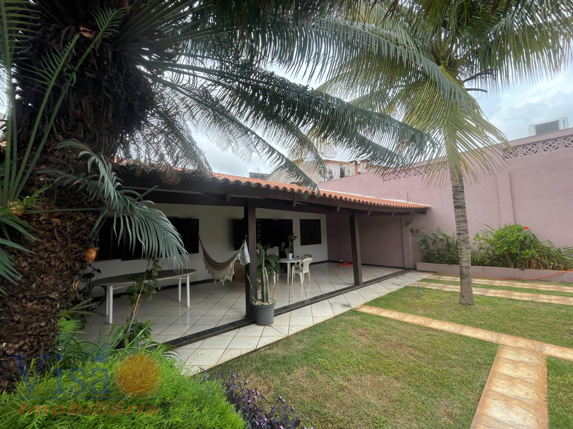 Casa à venda com 3 quartos, 2 banheiros e 150m² no Amoreiras, Paracatu — foto principal