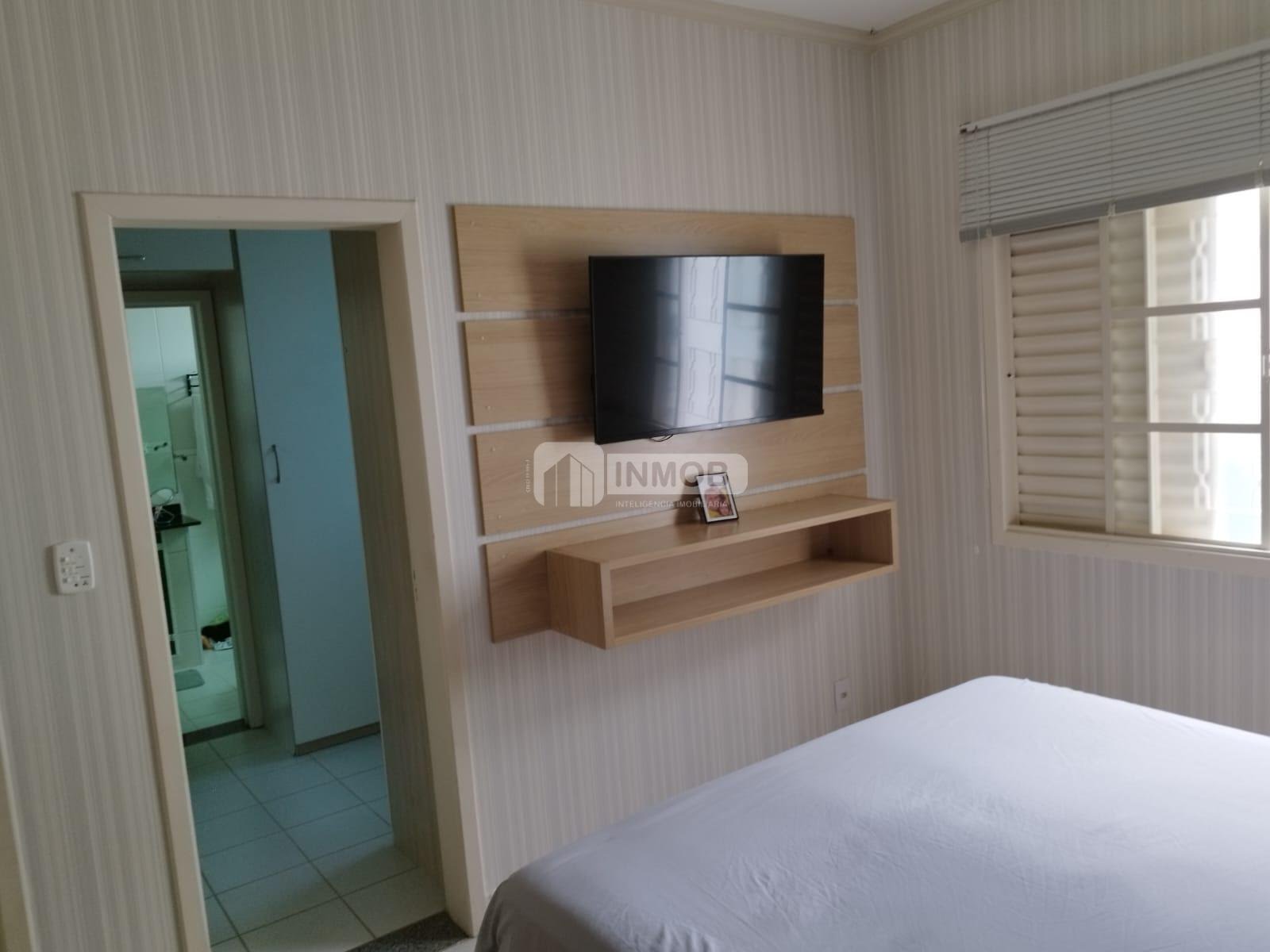 Casa para alugar com 3 quartos, 3 suítes, 3 vagas e 300m² no Piracangaguá, Taubaté (SP) — foto 11 de 28