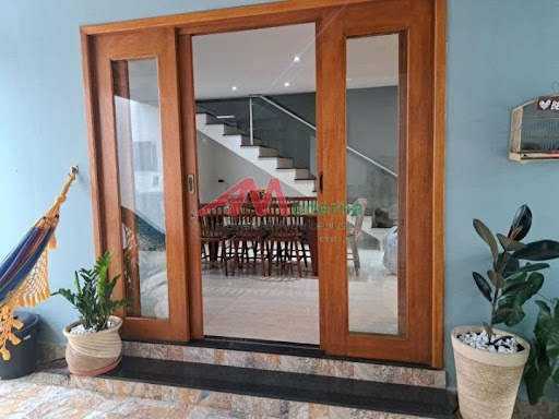 Sobrado à Venda em Rudge Ramos, SBC - 4 Dorms, 273m², R$1,29Mi