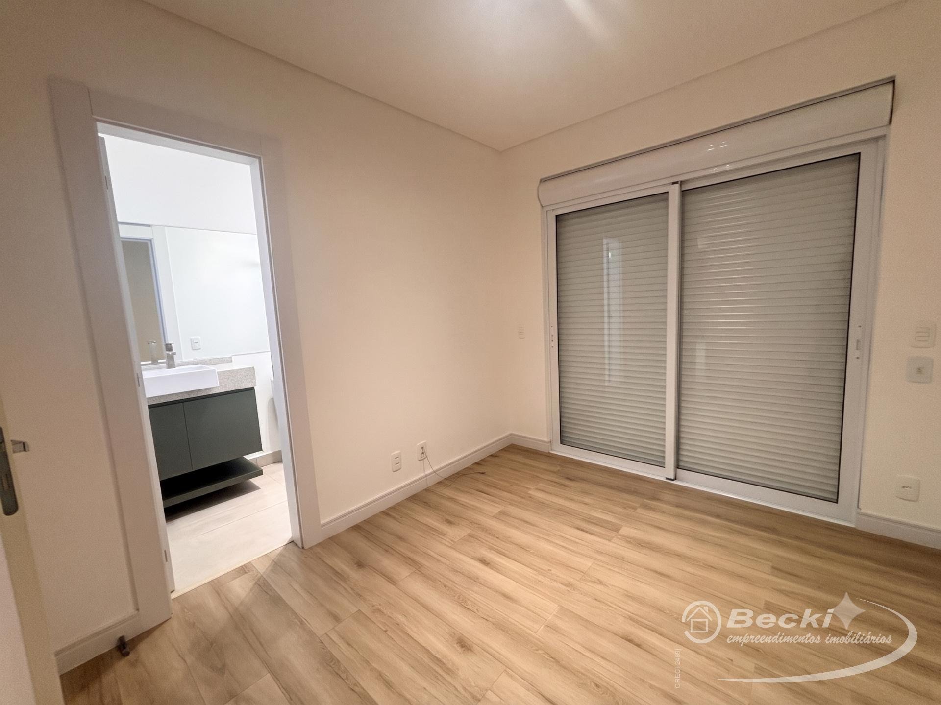 Apartamento para alugar com 3 quartos, 3 suítes, 2 vagas e 140m² no América, Joinville (SC) — foto 13 de 17