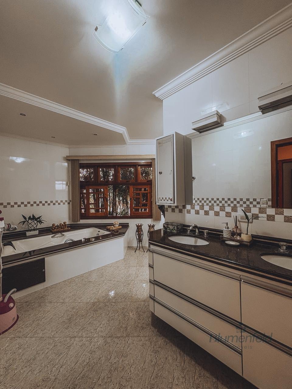 Casa à venda com 5 quartos, 3 suítes, 6 vagas e 600m² no Condomínio Arujazinho III, Arujá (SP) — foto 26 de 30