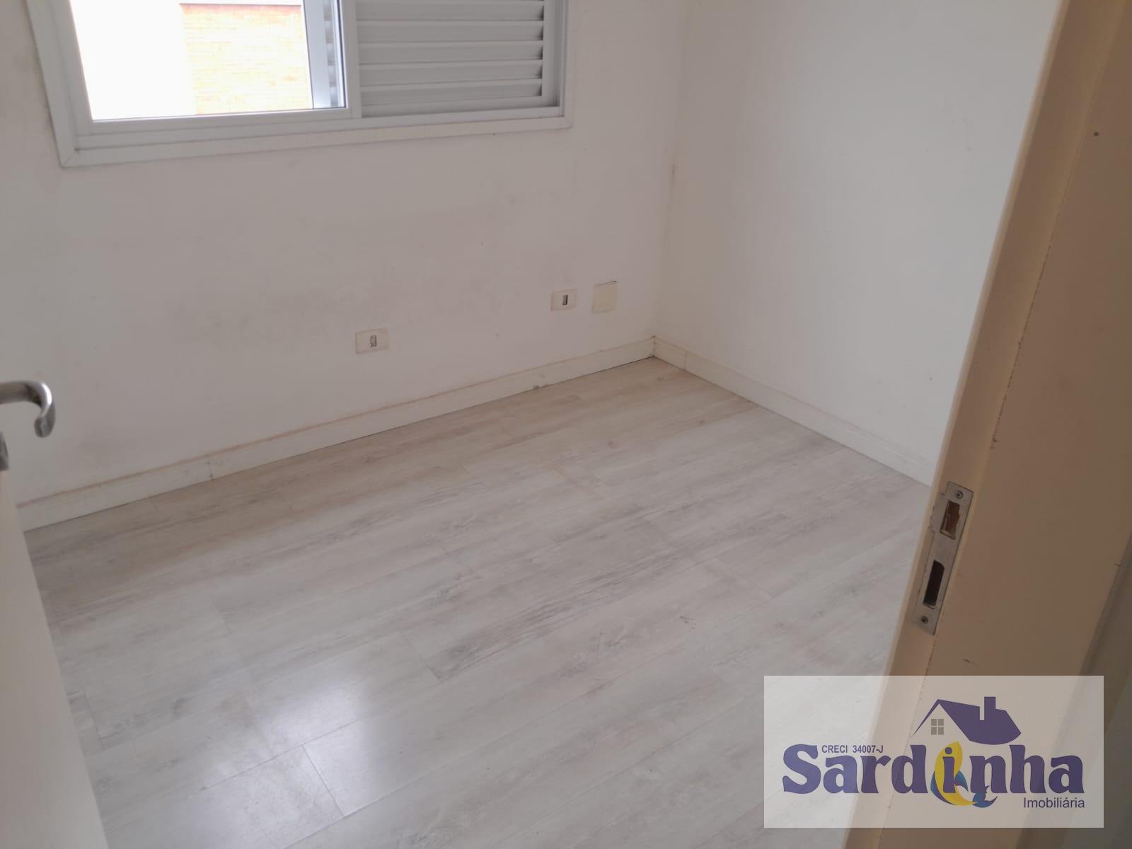 Casa à venda com 3 quartos, 1 suíte, 2 vagas e 128m² no Jardim Oliveiras, Taboão da Serra (SP) — foto 14 de 30