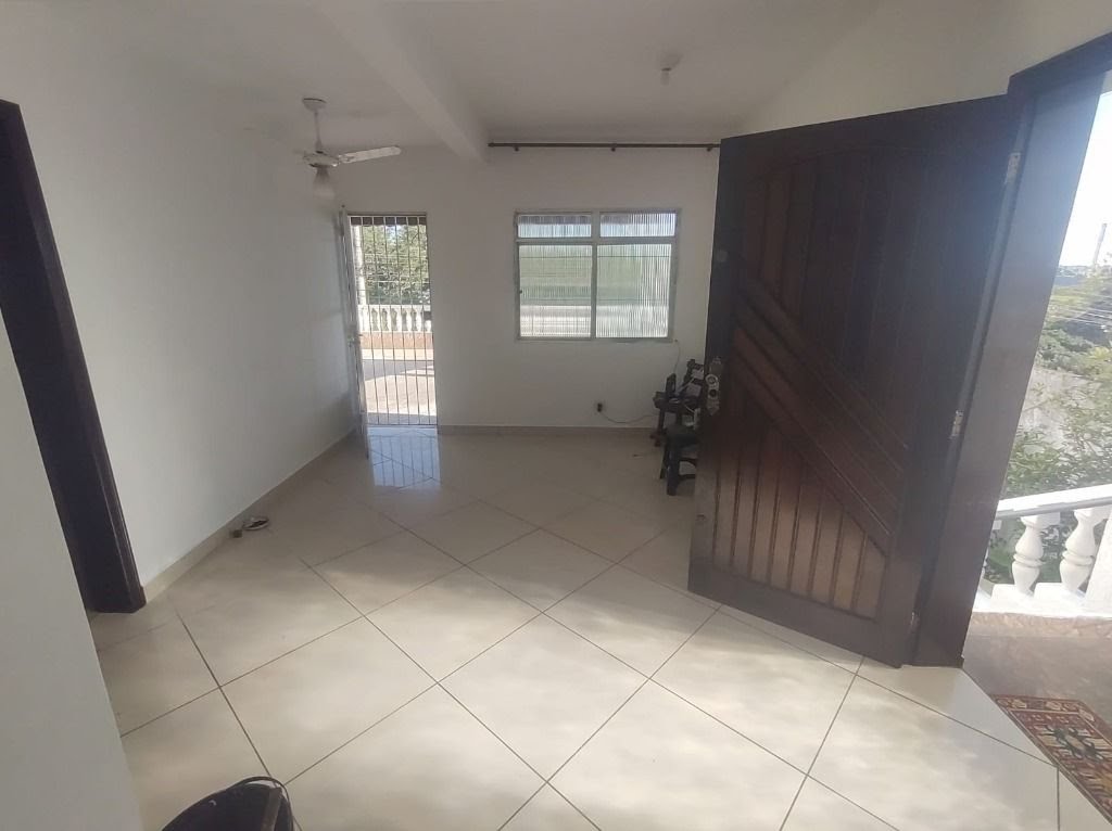 Casa à venda com 3 quartos, 2 suítes, 2 vagas e 315m² no Nova Arujá, Arujá (SP) — foto 4 de 16