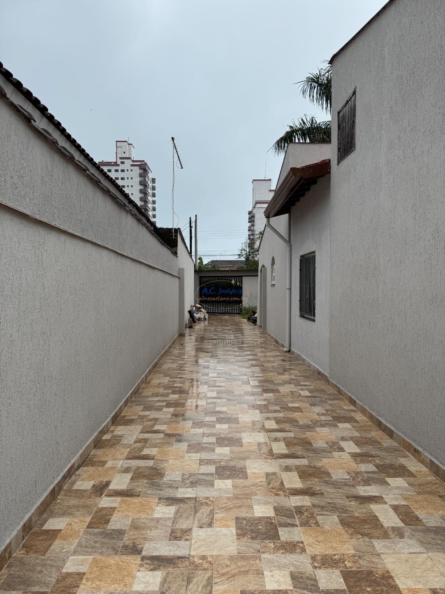 Casa à venda com 4 quartos, 3 suítes, 6 vagas e 435m² no Solemar, Praia Grande (SP) — foto 22 de 29