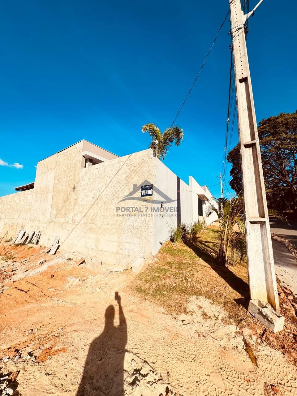 Casa à venda com 2 quartos, 1 suíte, 2 vagas e 180m² no Lucas Ribeiro - Colorado, Sete Lagoas (MG) — foto 2 de 17