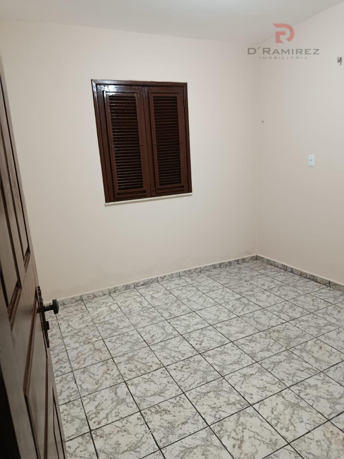 Casa à venda com 5 quartos, 1 suíte, 2 vagas e 250m² no Cohama, São Luís (MA) — foto 9 de 26