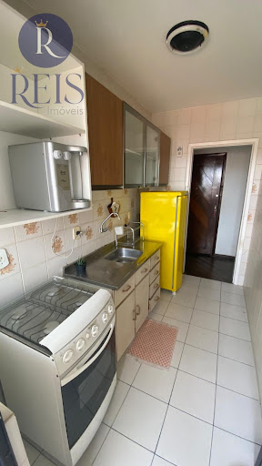 Cozinha com armários 