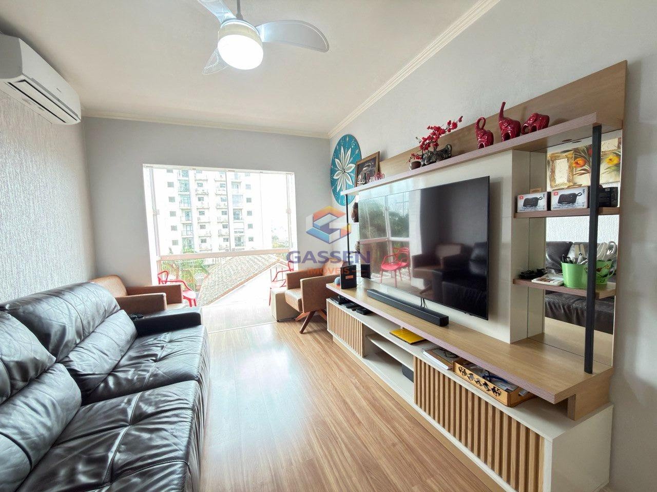 Sala de estar e jantar de apartamento reformado no Centro de Santa Cruz do Sul