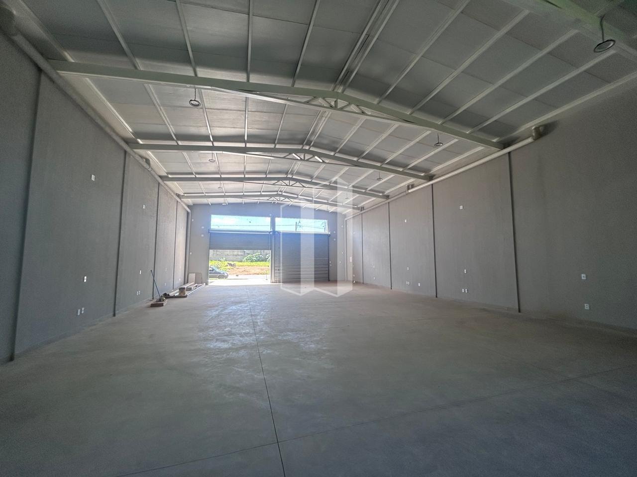 Comercial à venda com 1 banheiro, 3 vagas e 235m² no Residencial Pedro Miranda, Senador Canedo (GO) — foto 4 de 9