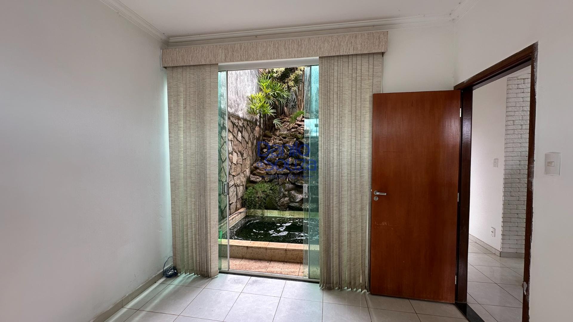 Casa à venda com 3 quartos, 2 suítes e 360m² no Guilhermina Vieira Chaer, Araxá (MG) — foto 5 de 26
