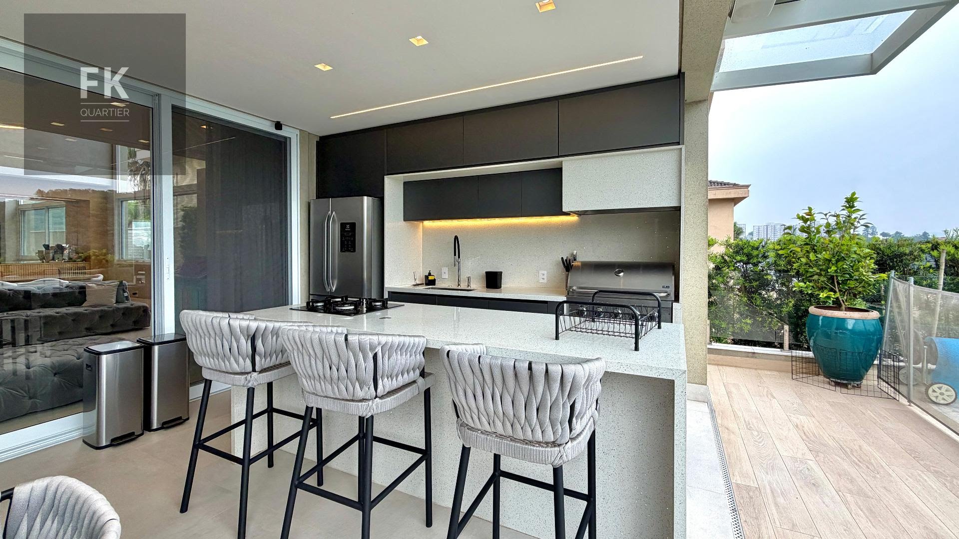 Casa à venda com 4 quartos, 4 suítes, 4 vagas e 410m² no Alphaville, Santana de Parnaíba (SP) — foto 10 de 30