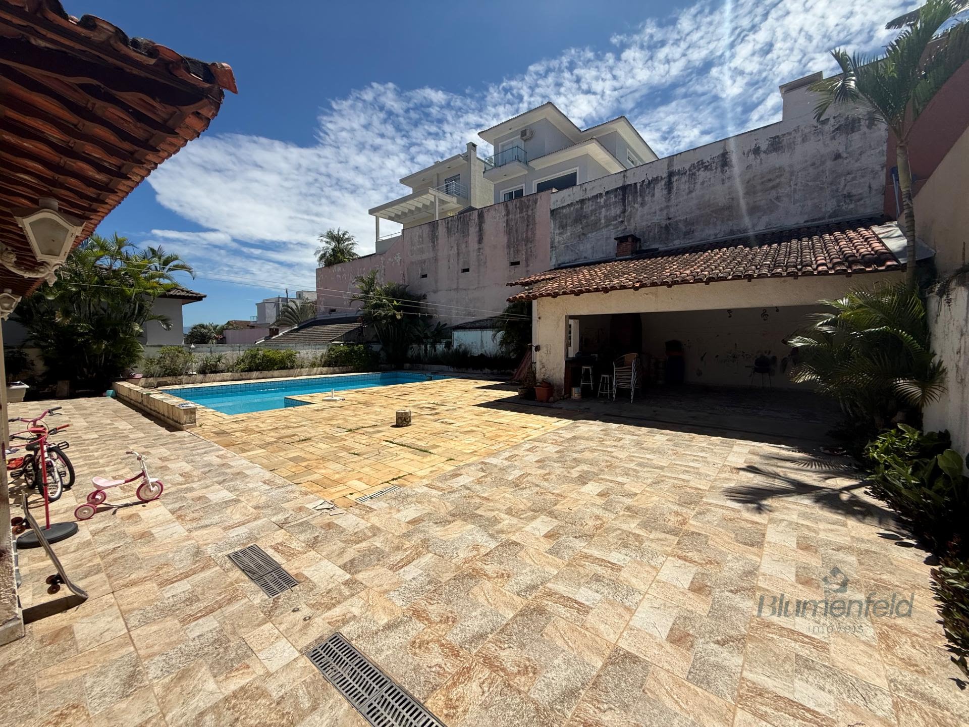 Casa à venda com 3 quartos, 1 suíte, 5 vagas e 300m² no Condomínio Arujazinho IV, Arujá (SP) — foto 5 de 14