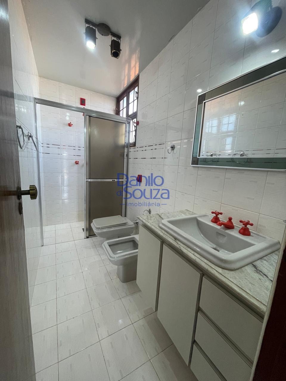 Casa à venda com 4 quartos, 3 suítes, 2 vagas e 344m² no São Cristóvão, Araxá (MG) — foto 14 de 29