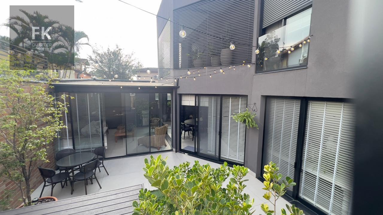Casa à venda com 5 quartos, 4 suítes, 4 vagas e 300m² no Alphaville, Santana de Parnaíba (SP) — foto 13 de 30