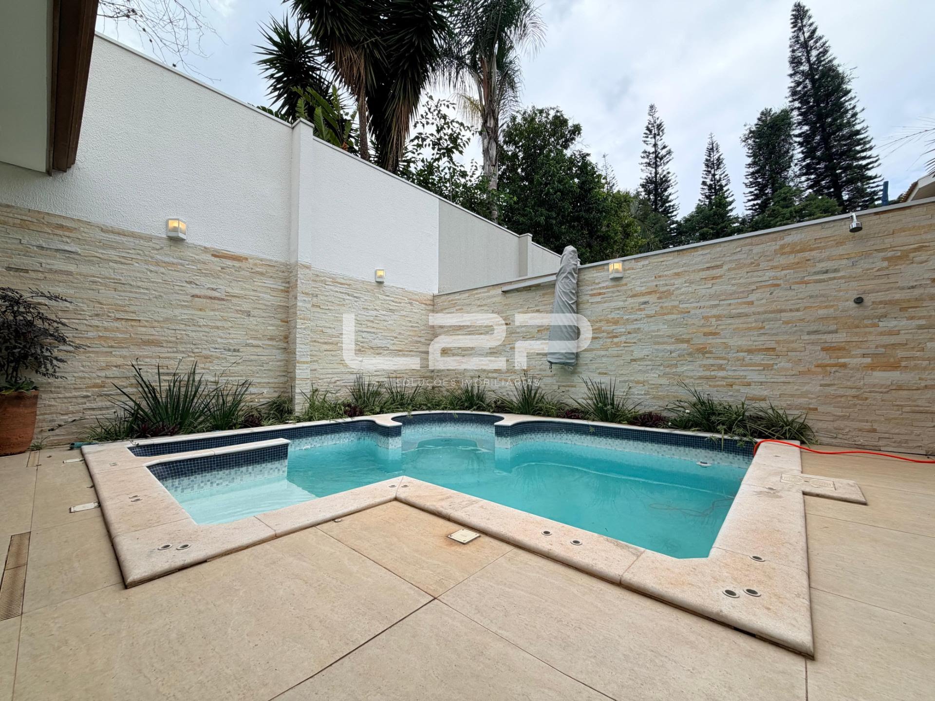 Casa à venda com 4 quartos, 1 suíte, 4 vagas e 190m² no Medeiros, Jundiaí (SP) — foto 28 de 30